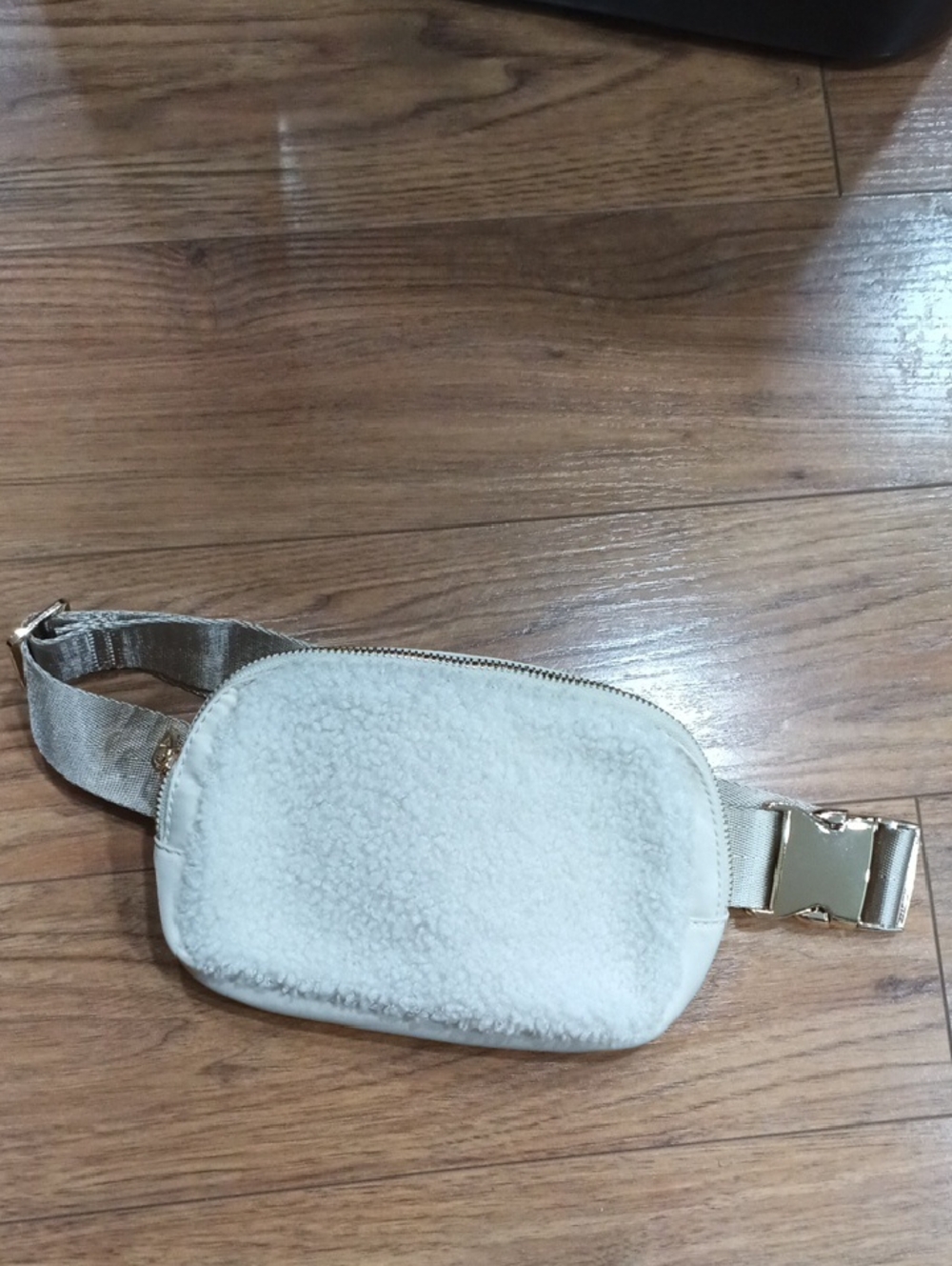Source Unknown Cream Sherpa Belt Bag with Gold Buckle
